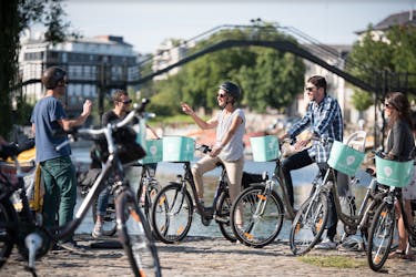 2-hour e-bike guided tour in Nantes